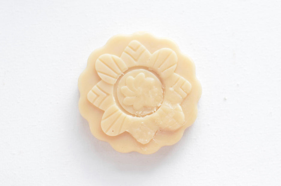 Grapefruit Small Lotion Bar in Tin